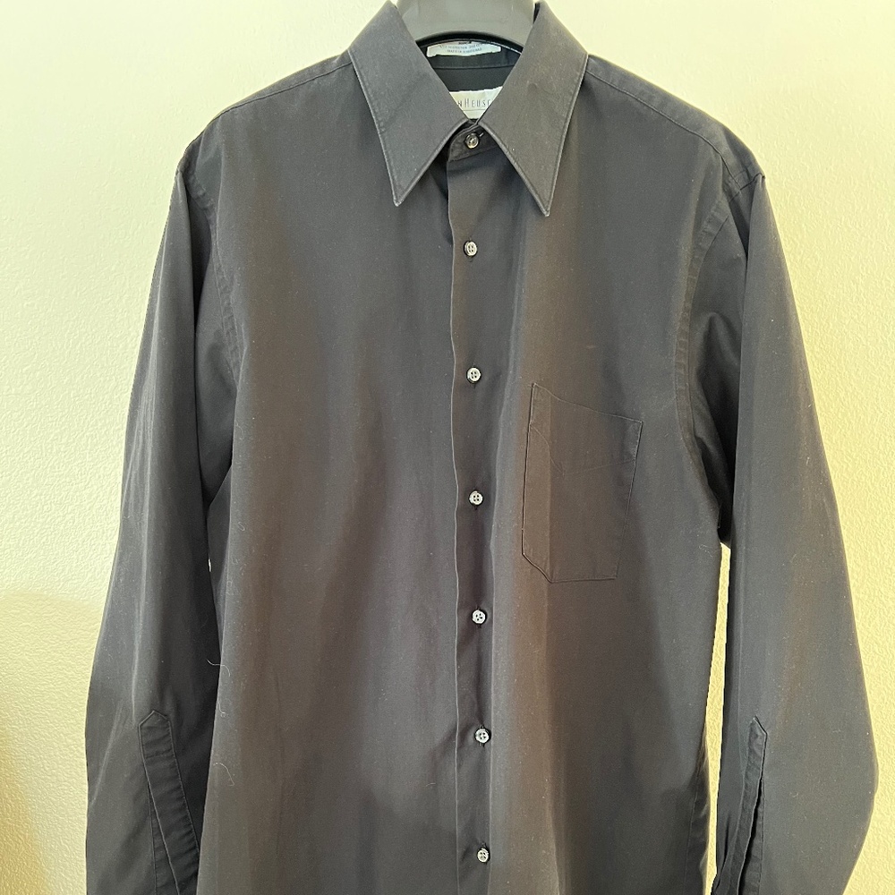 Men's Van Heusen Black Wrinkle Free Poplin Button Down Shirt (15 1/2; 32/33)